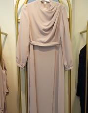 1167  göğüs detay elbise bej