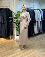 818 göğüs detay saten elbise bej