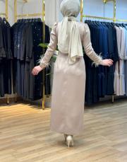 818 göğüs detay saten elbise bej 3